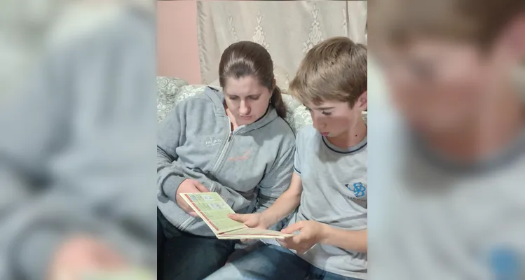 A tarefa final dos alunos foi, em casa, conferir sua carteira de vacinação com seus familiares.