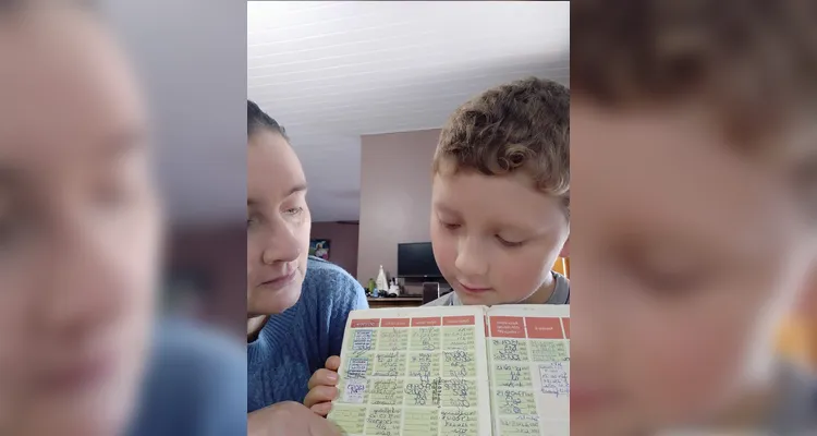 A tarefa final dos alunos foi, em casa, conferir sua carteira de vacinação com seus familiares.