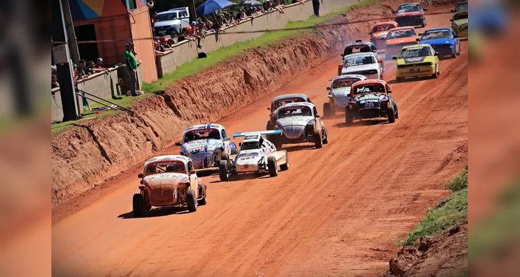 Categoria VNT1600, que reúne Fusca, Gol, Chevette e Autocross |