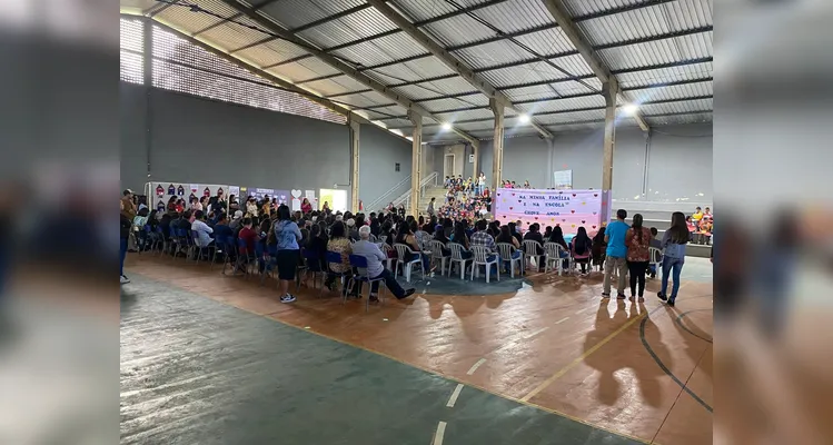 O evento teve participação de todas as turmas da escola e contou com grande adesão dos familiares.