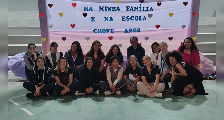 O evento teve participação de todas as turmas da escola e contou com grande adesão dos familiares.