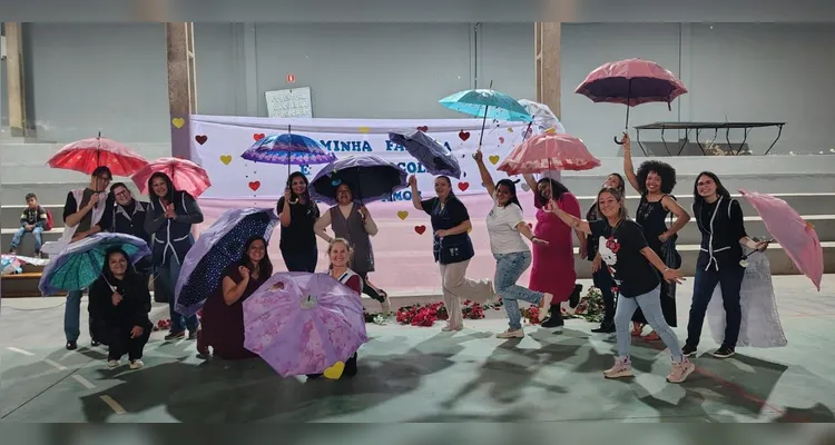 O evento teve participação de todas as turmas da escola e contou com grande adesão dos familiares.