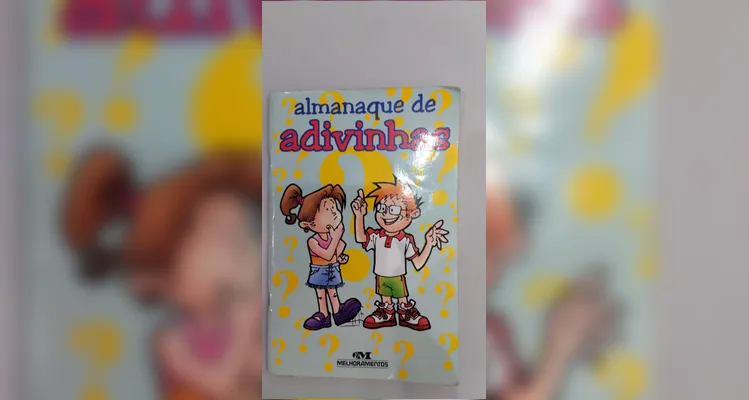 A proposta possibilitou que os alunos escolhessem livros na biblioteca e recriassem a sua maneira a capa de cada um deles.