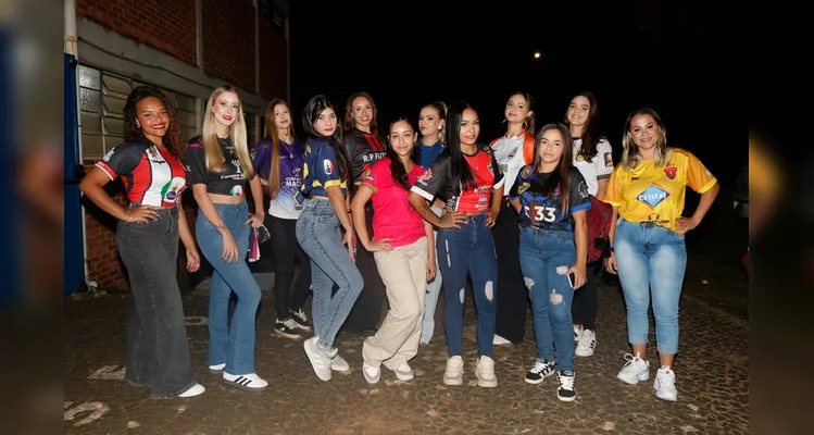 A noite foi marcada pelo desfile e escolha da musa da Copa.
