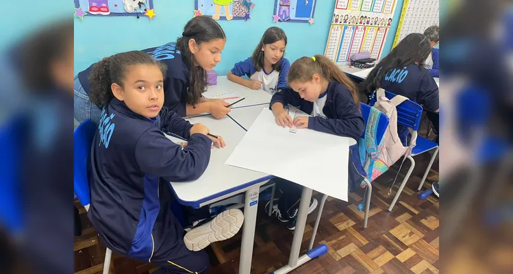 Através das ações em sala, a classe elencou problemas sobre o tema e apresentou soluções através de cartazes de conscientização.