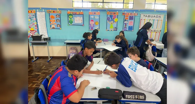 Através das ações em sala, a classe elencou problemas sobre o tema e apresentou soluções através de cartazes de conscientização.