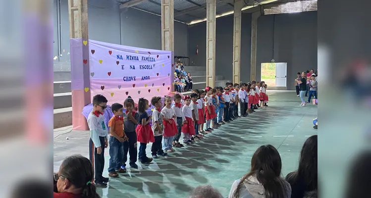 A proposta incluiu diversas ações ao longo do ano, com muita participação familiar no dia a dia escolar das crianças.