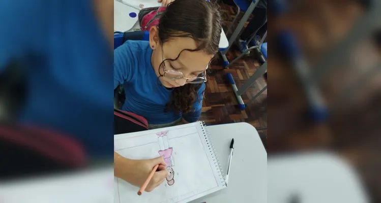 A turma também realizou a leitura de diversos poemas e escolheu um para recitar a seus familiares.