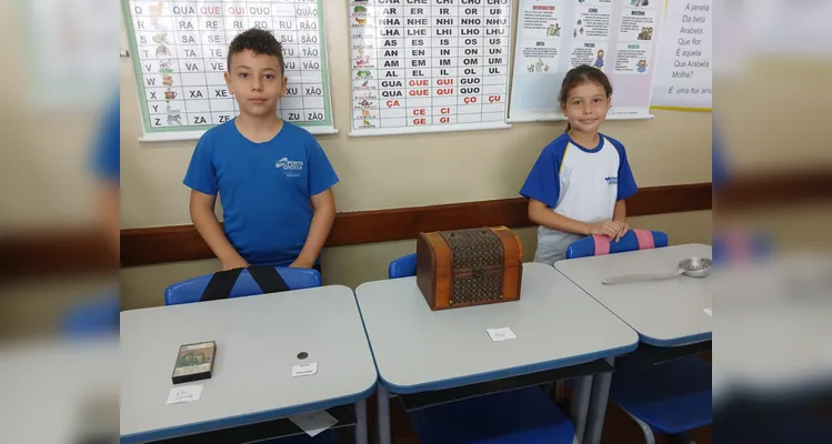 A culminância do trabalho foi marcada por uma exposição de objetos antigos trazidos pelos próprios alunos.