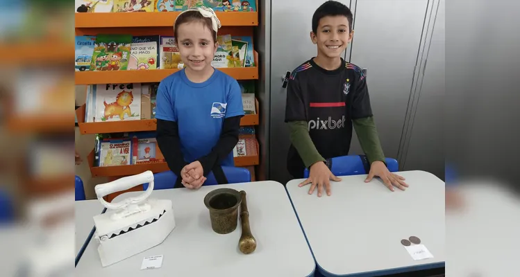 A culminância do trabalho foi marcada por uma exposição de objetos antigos trazidos pelos próprios alunos.