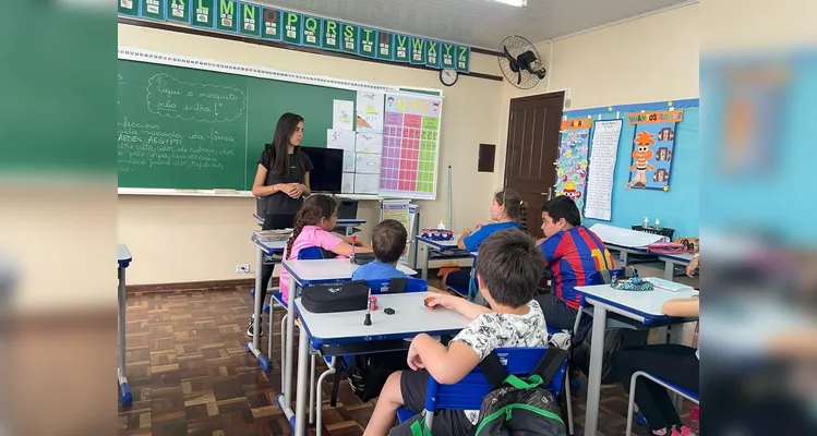 O momento inicial da aula foi destinado a compreender todos os detalhes da doença e como a turma podia ajudar no enfrentamento.