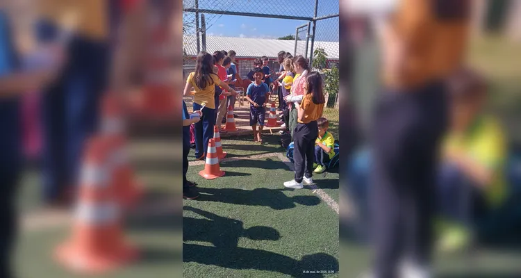 Os educandos prepararam cartazes, mensagens e orientações que foram utilizadas durante a realização do momento educacional.