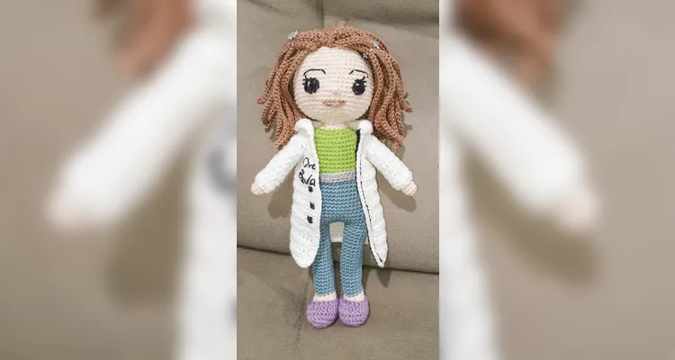Professora da UEPG se destaca com talentos em obras de crochê