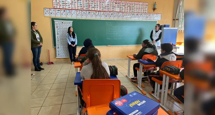 A ação faz parte dos esforços da Secretaria Municipal de Educação e Cultura em promover uma educação voltada para a formação cidadã.