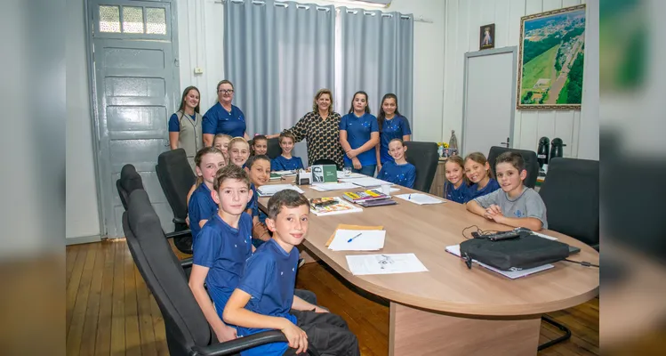 As entrevistas aconteceram na Prefeitura Municipal e os alunos também realizaram um tour pelo local antes de gravarem o podcast.