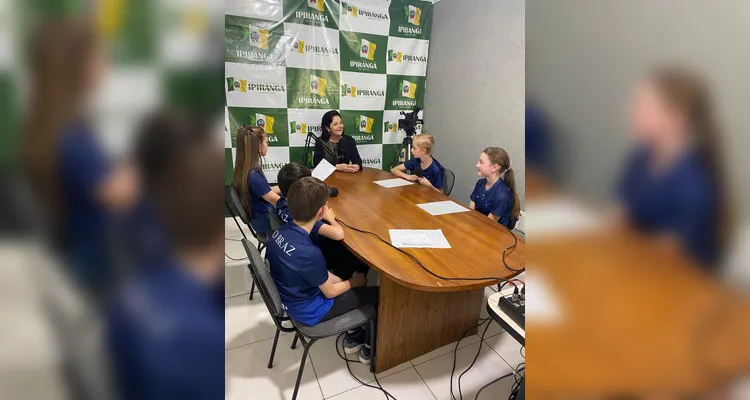 As entrevistas aconteceram na Prefeitura Municipal e os alunos também realizaram um tour pelo local antes de gravarem o podcast.
