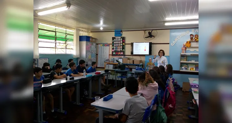 A atividade contou com vários convidados e ferramentas, como o Jornal da Manhã, que auxiliaram os estudantes a atingir seus objetivos.