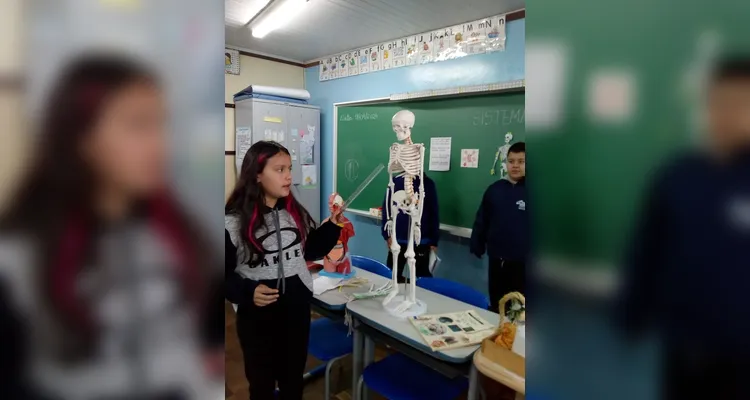 A atividade contou com vários convidados e ferramentas, como o Jornal da Manhã, que auxiliaram os estudantes a atingir seus objetivos.