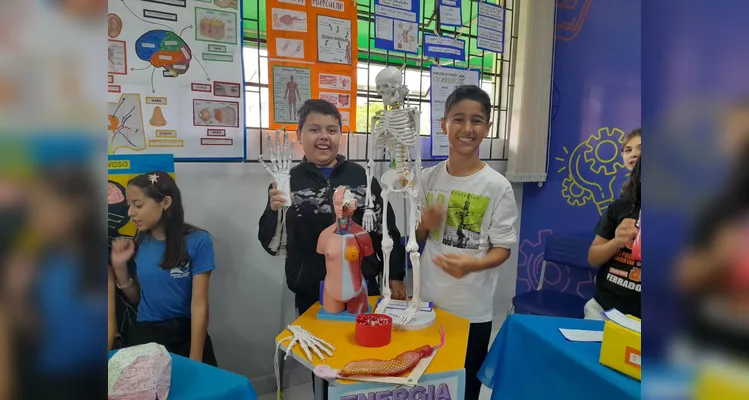 A atividade contou com vários convidados e ferramentas, como o Jornal da Manhã, que auxiliaram os estudantes a atingir seus objetivos.