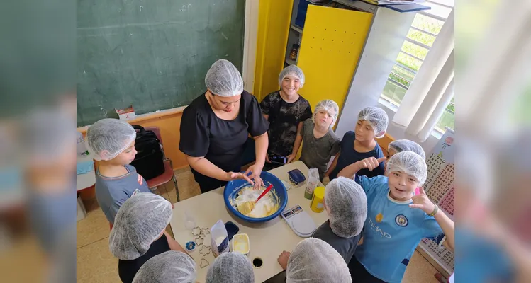 A proposta gerou empolgação nos alunos e facilitou a compreensão de conceitos como a organização de etapas e o desenvolvimento de habilidades de leitura e interpretação.