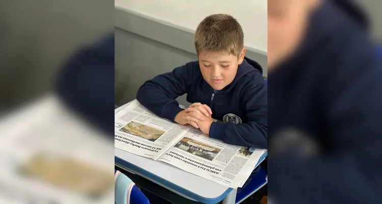 A turma realizou análises no Jornal da Manhã na versão física e digital e na sequência se empenhou em desenvolver as suas próprias notícias.