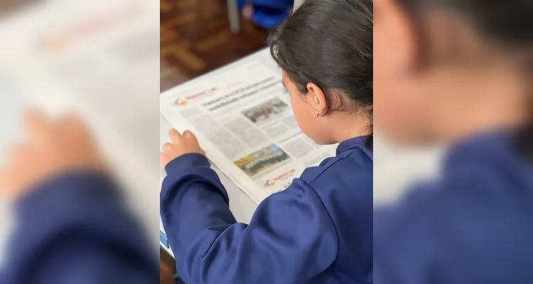 A turma realizou análises no Jornal da Manhã na versão física e digital e na sequência se empenhou em desenvolver as suas próprias notícias.