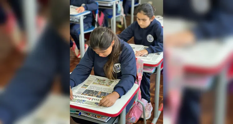 A turma realizou análises no Jornal da Manhã na versão física e digital e na sequência se empenhou em desenvolver as suas próprias notícias.