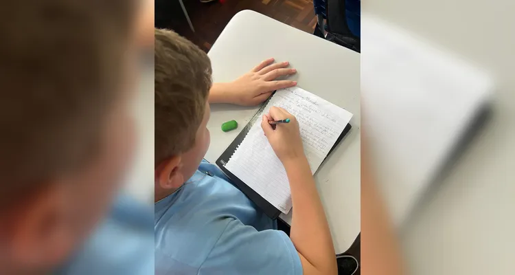 A turma realizou análises no Jornal da Manhã na versão física e digital e na sequência se empenhou em desenvolver as suas próprias notícias.