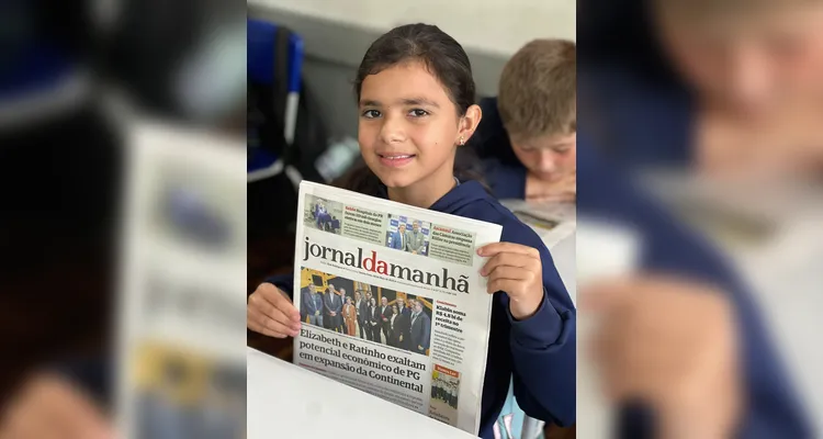 A turma realizou análises no Jornal da Manhã na versão física e digital e na sequência se empenhou em desenvolver as suas próprias notícias.