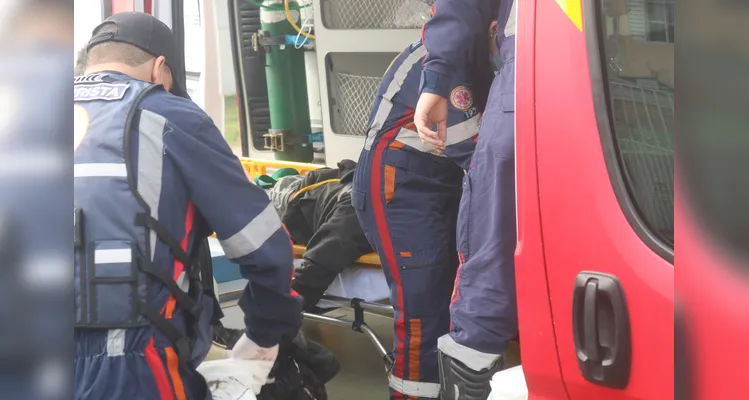Imagens mostram local onde homem foi baleado em Ponta Grossa; veja