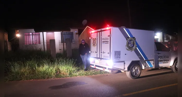 Filho encontra pai sem vida no interior de residência em PG