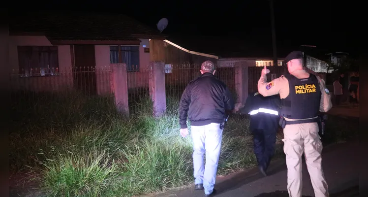 Filho encontra pai sem vida no interior de residência em PG