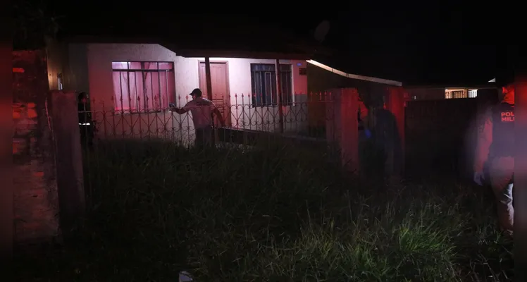 Filho encontra pai sem vida no interior de residência em PG