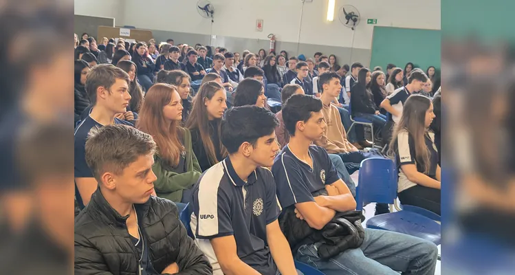 Delegacia da Mulher de PG realiza palestra no Colégio Agrícola
