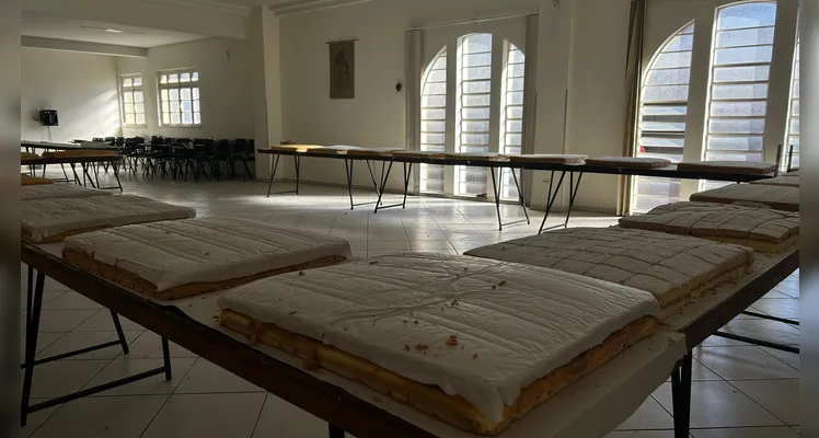 Paróquia almeja vender 12 mil pedaços do bolo de Santo Antônio