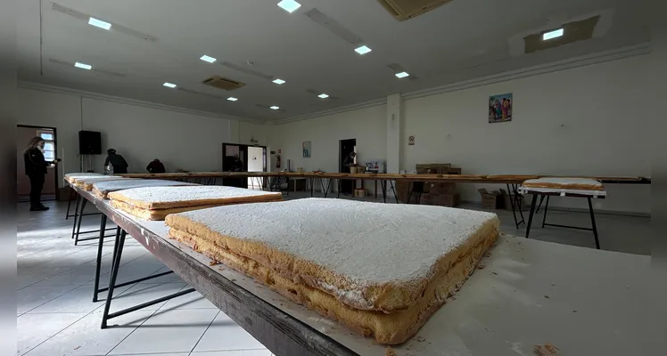 Paróquia almeja vender 12 mil pedaços do bolo de Santo Antônio