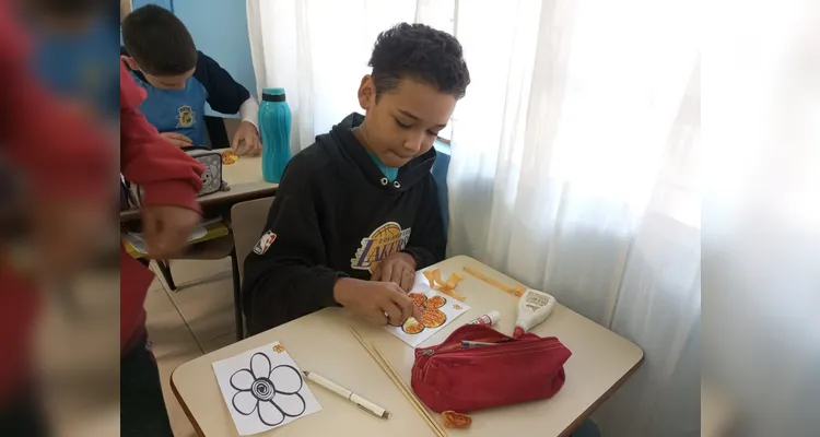 Como ações, a turma confeccionou materiais de conscientização, gravou um vídeo com o resultado dos trabalhos e criou um jardim simbólico.