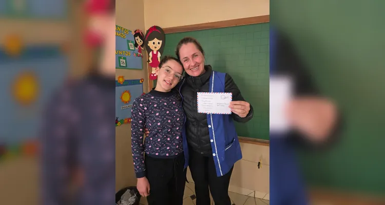 Os alunos realizaram inúmeros trabalhos e estudos, como a videoaula do Vamos Ler, momentos de leitura guiada, entrevistas e gravações com familiares e a confecção de cartões postais envolvendo a produção local de suas famílias.