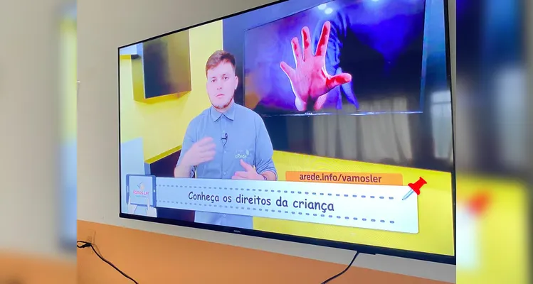 Os educandos realizaram diversas ações, como trabalhos na disciplina de arte. A proposta também contou com palestras sobre a temática e a utilização de uma videoaula do Vamos Ler sobre os direitos da criança.