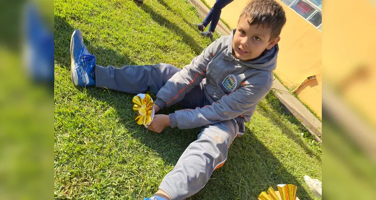 Os educandos realizaram diversas ações, como trabalhos na disciplina de arte. A proposta também contou com palestras sobre a temática e a utilização de uma videoaula do Vamos Ler sobre os direitos da criança.
