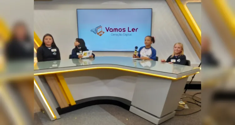 A ação contou com extensa preparação dos alunos antes da visita e um tour completo por um dos maiores grupos de comunicação do Paraná.