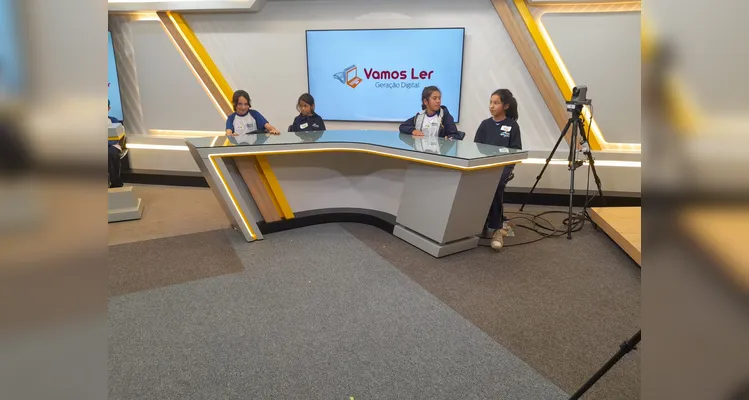 A ação contou com extensa preparação dos alunos antes da visita e um tour completo por um dos maiores grupos de comunicação do Paraná.