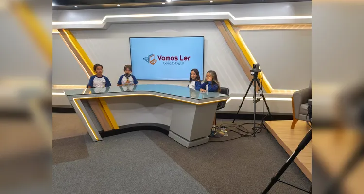 A ação contou com extensa preparação dos alunos antes da visita e um tour completo por um dos maiores grupos de comunicação do Paraná.