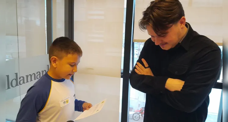 A ação contou com extensa preparação dos alunos antes da visita e um tour completo por um dos maiores grupos de comunicação do Paraná.
