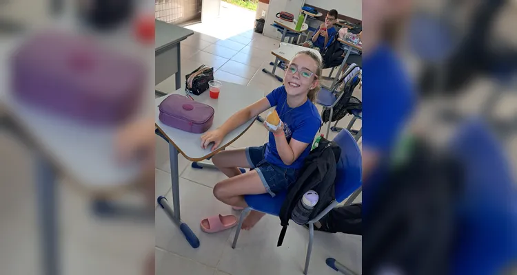 O momento de troca das moedas acumuladas pelos alunos ocorre sempre ao final de cada mês e gera mais aprendizado com os próprios alunos gerindo a quitanda.