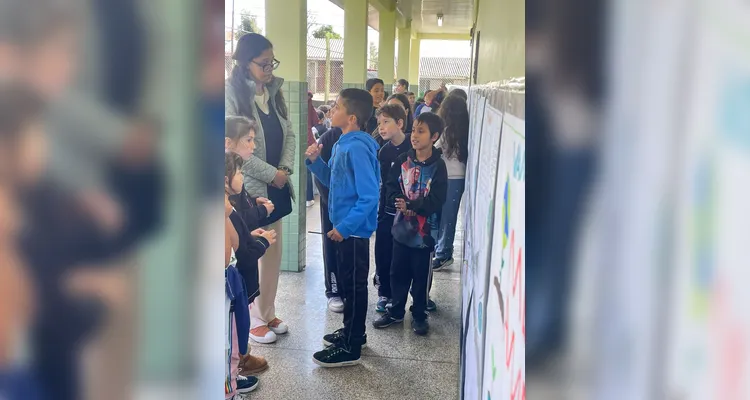 A classe também confeccionou cartazes e contou com visitas especiais para se aprofundar na temática.