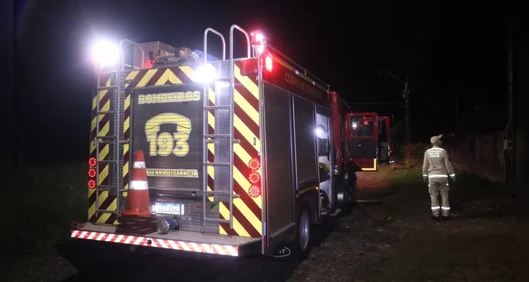 Família pede ajuda após incêndio em residência no Jardim Paraíso