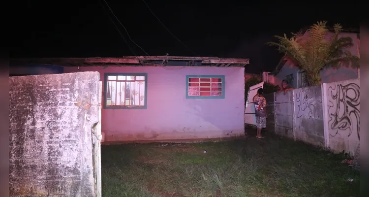 Família pede ajuda após incêndio em residência no Jardim Paraíso