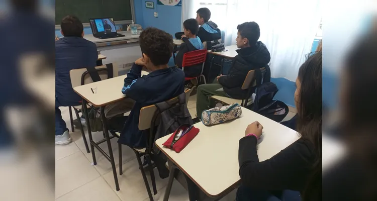Os alunos refletiram sobre o tema trabalhado e compartilharam os aprendizados com os demais colegas através de cartazes informativos.