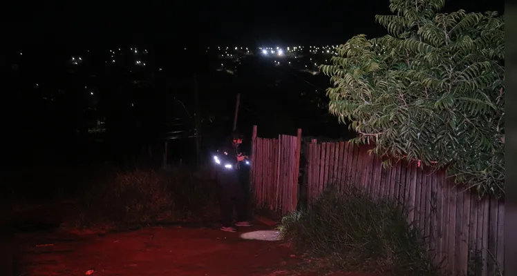 Homem é baleado após ter casa invadida em PG, diz polícia